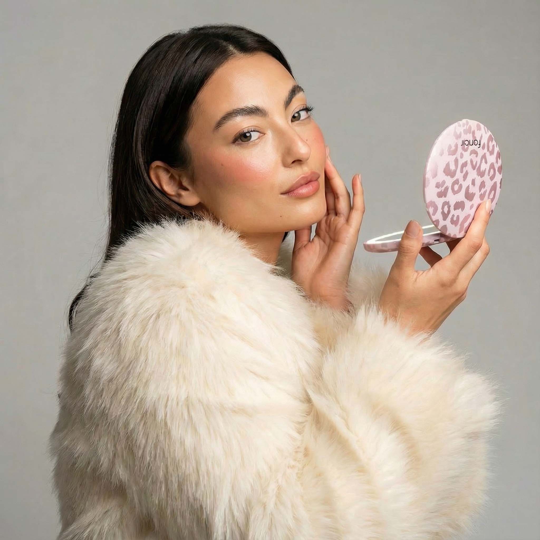 Mini Taylor LED Compact Mirror - Image 21