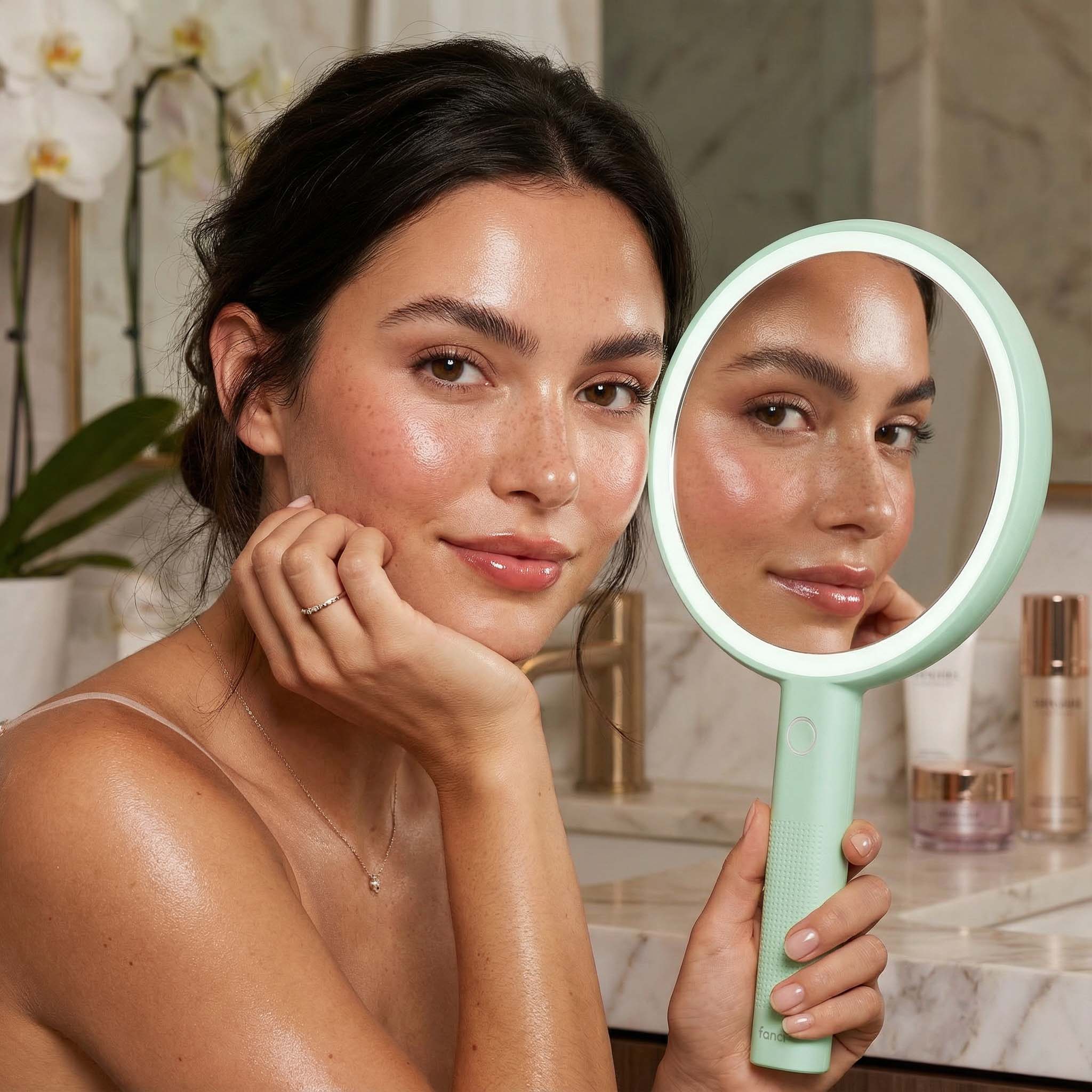 Cami Lighted Handheld Mirror - Image 12
